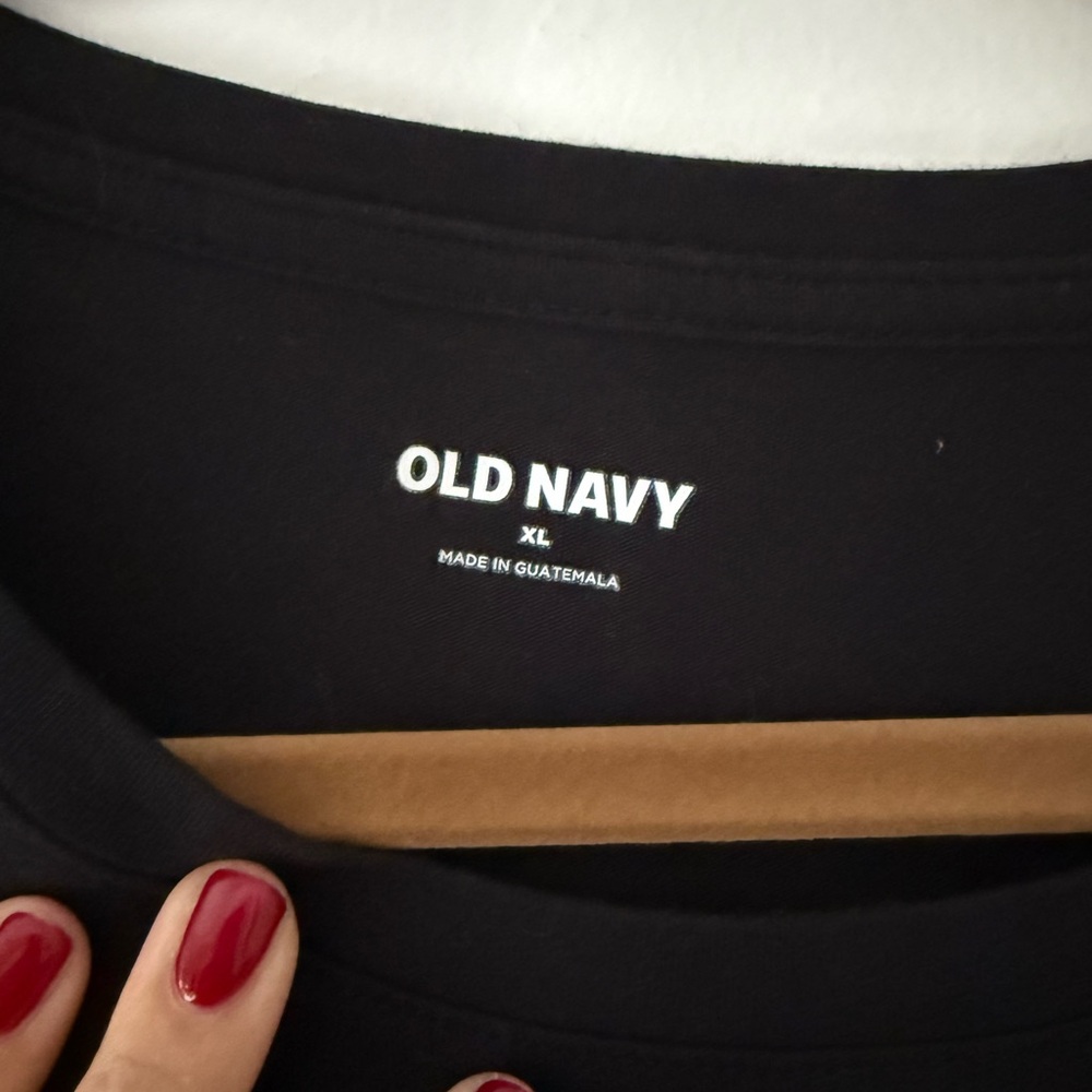 Old Navy Women's Black Muscle Tee - Picture 2 of 3